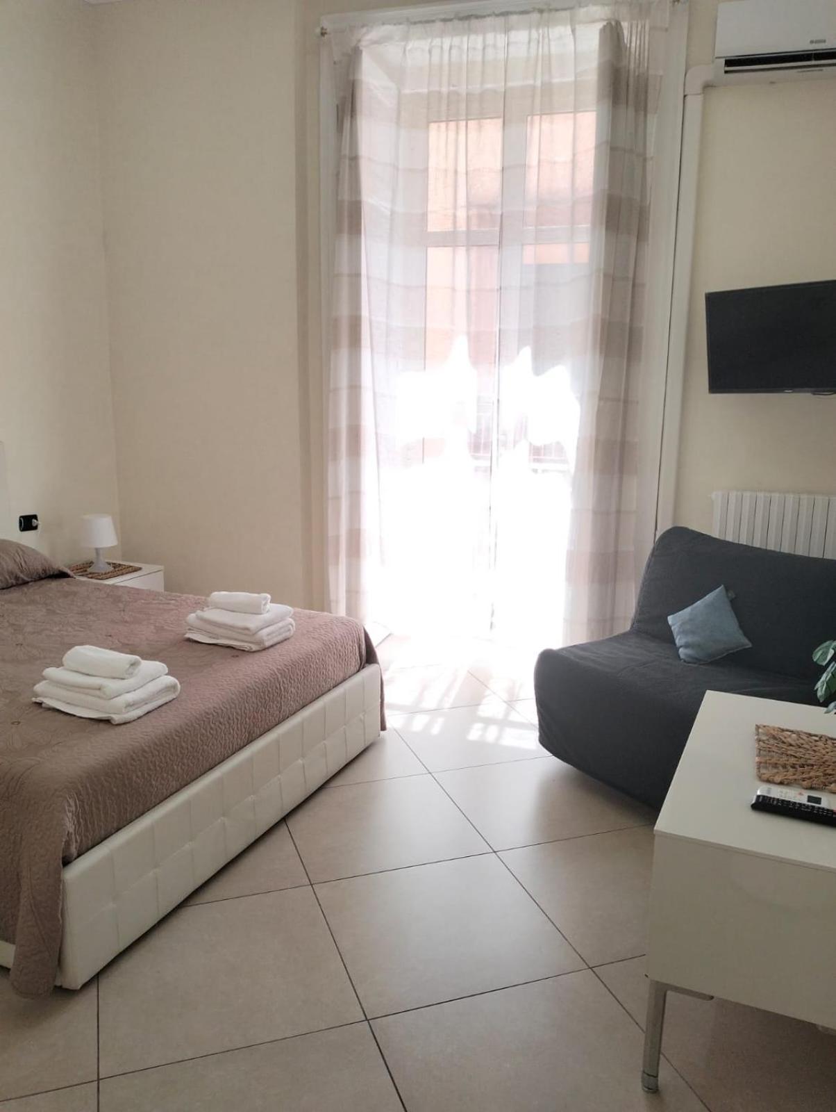 La Dolce Dimora Bed & Breakfast Наполи Стая снимка
